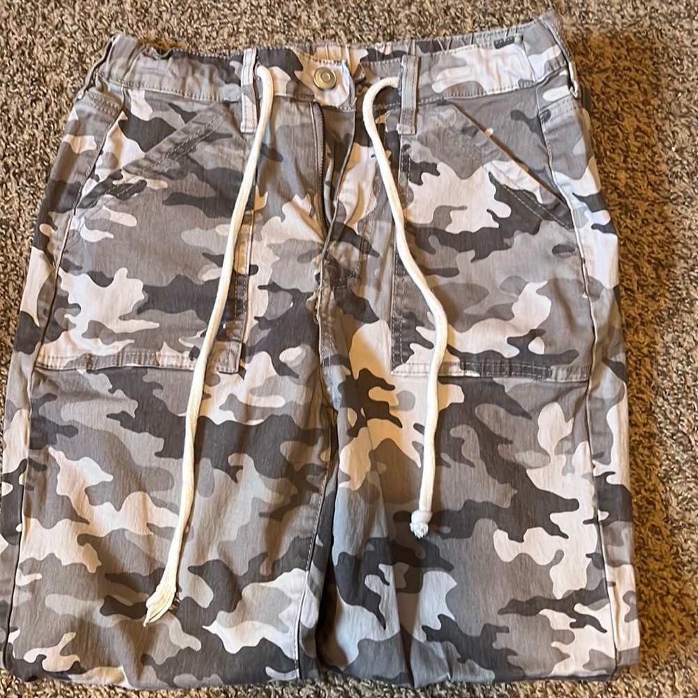 Grey camouflage colored joggers, gently worn. Good condition. Size-Medium